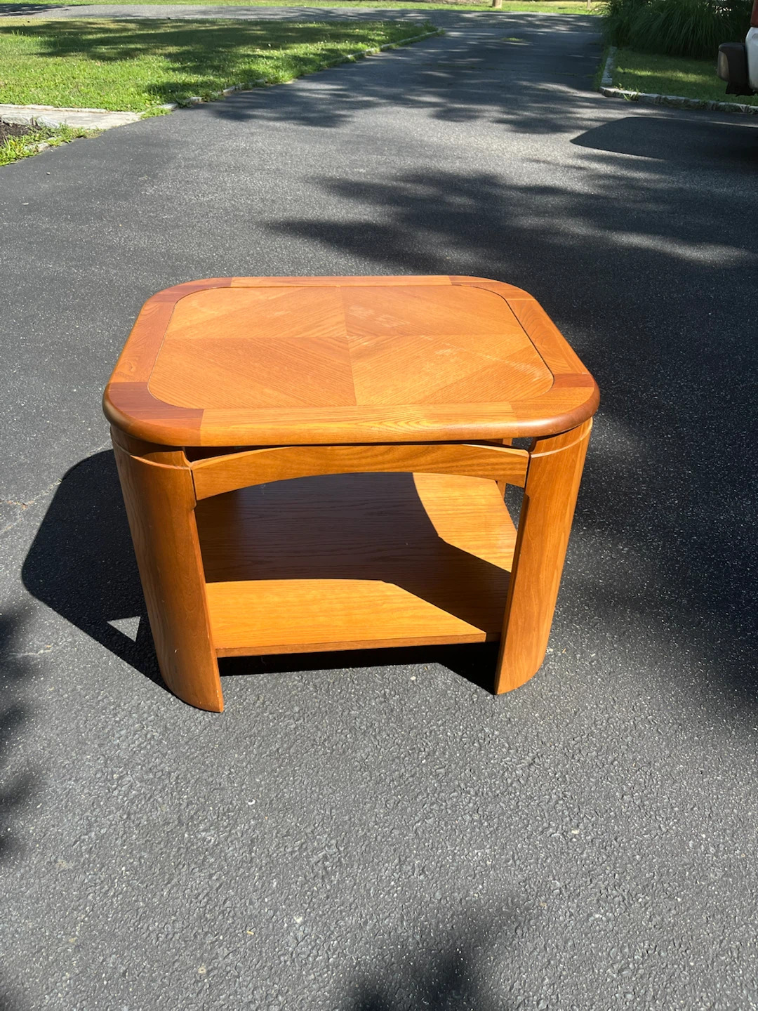 Bassett Wood End Table USA made - photo 2