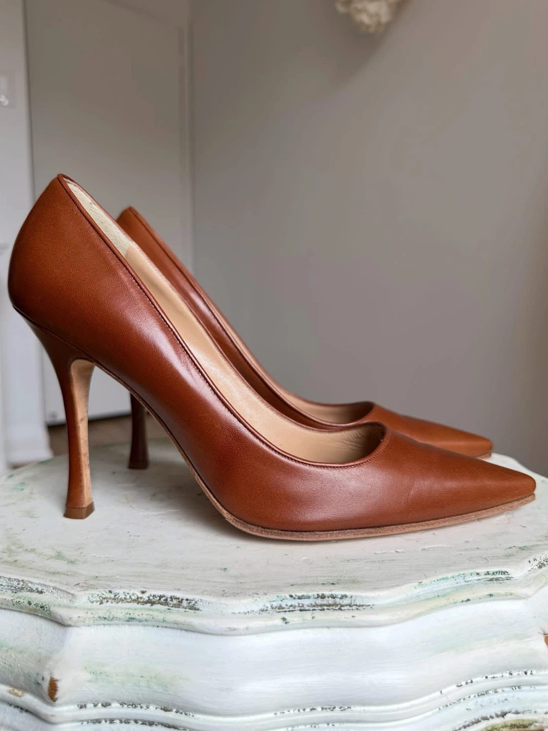 Manolo Blahnik Cognac Tan Heels - photo 2