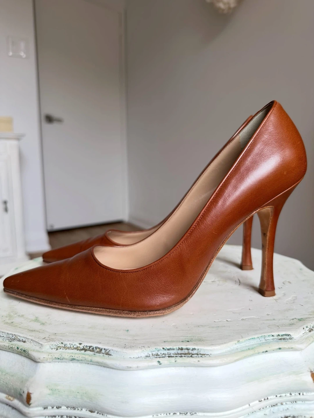 Manolo Blahnik Cognac Tan Heels - photo 3