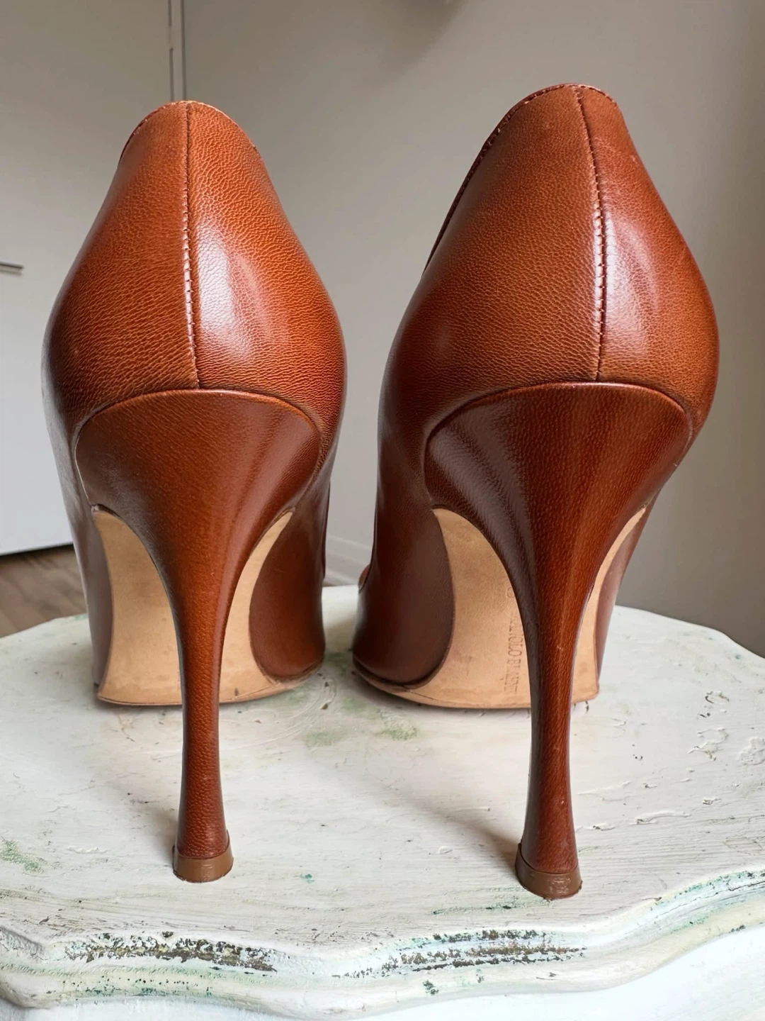 Manolo Blahnik Cognac Tan Heels - photo 5