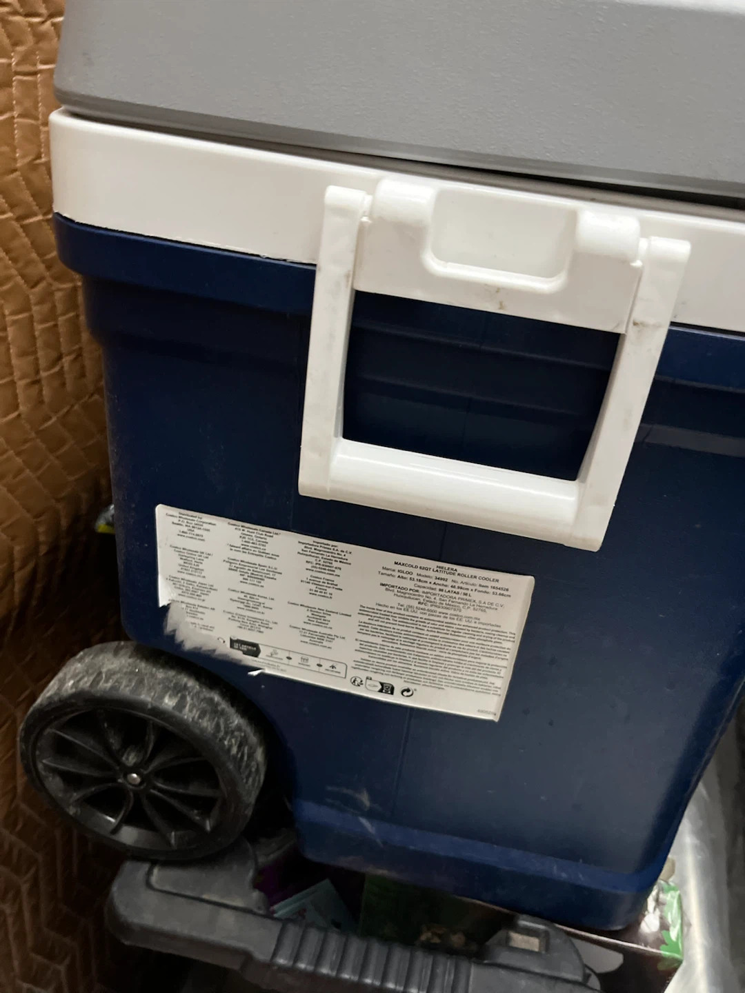 Igloo Maxcold Latitude 62 Qt Roller Cooler - photo 2