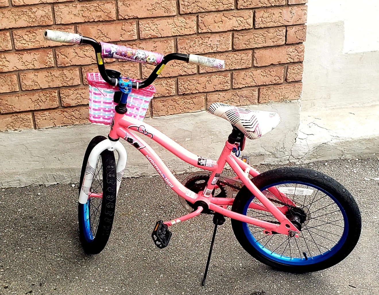 Monster High Pink Kids Bike with Basket - photo 2