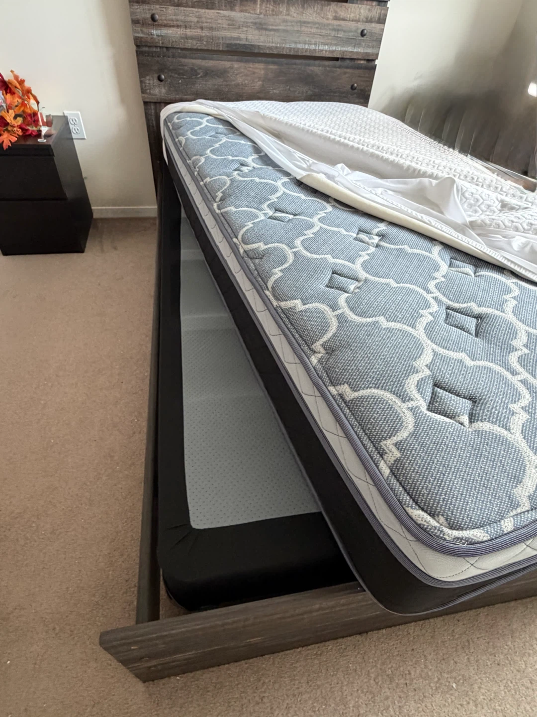 Bed with mattress and box - photo 3