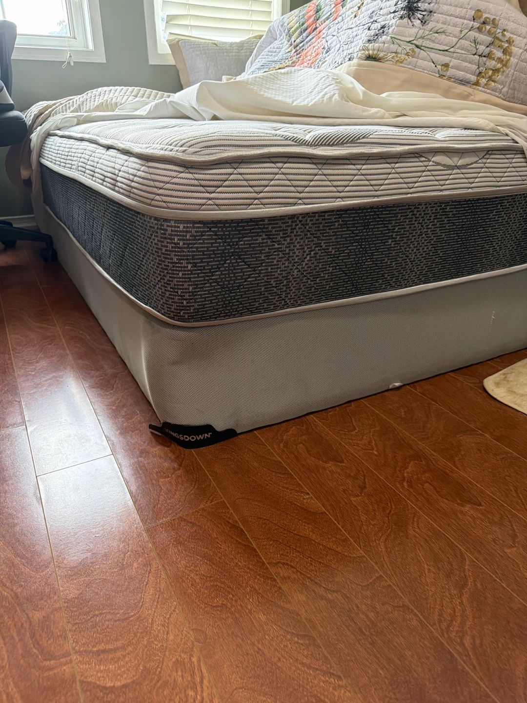 Queen mattress with box