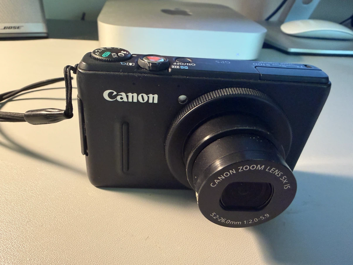 Canon PowerShot S100 Digital Camera