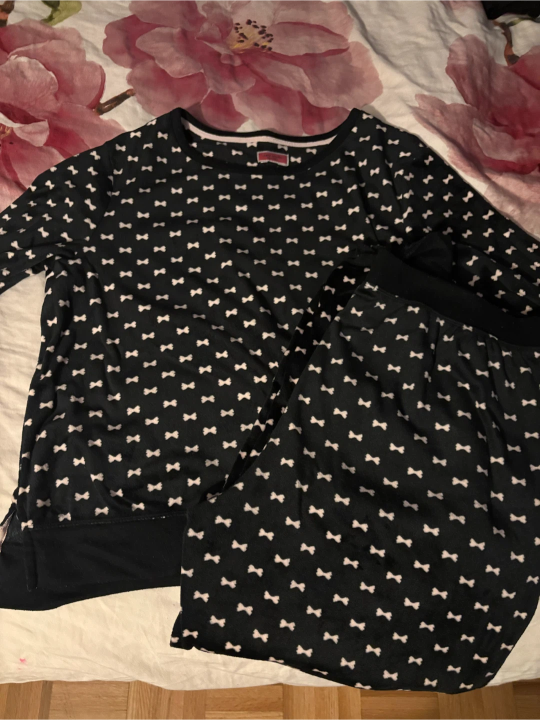 Kate Spade New York Pajama Set - Black with Bows