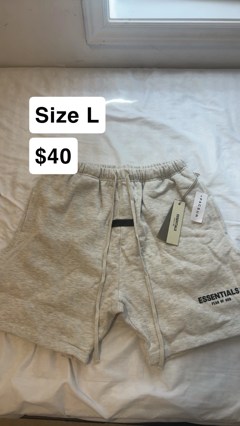 Essentials shorts light oat