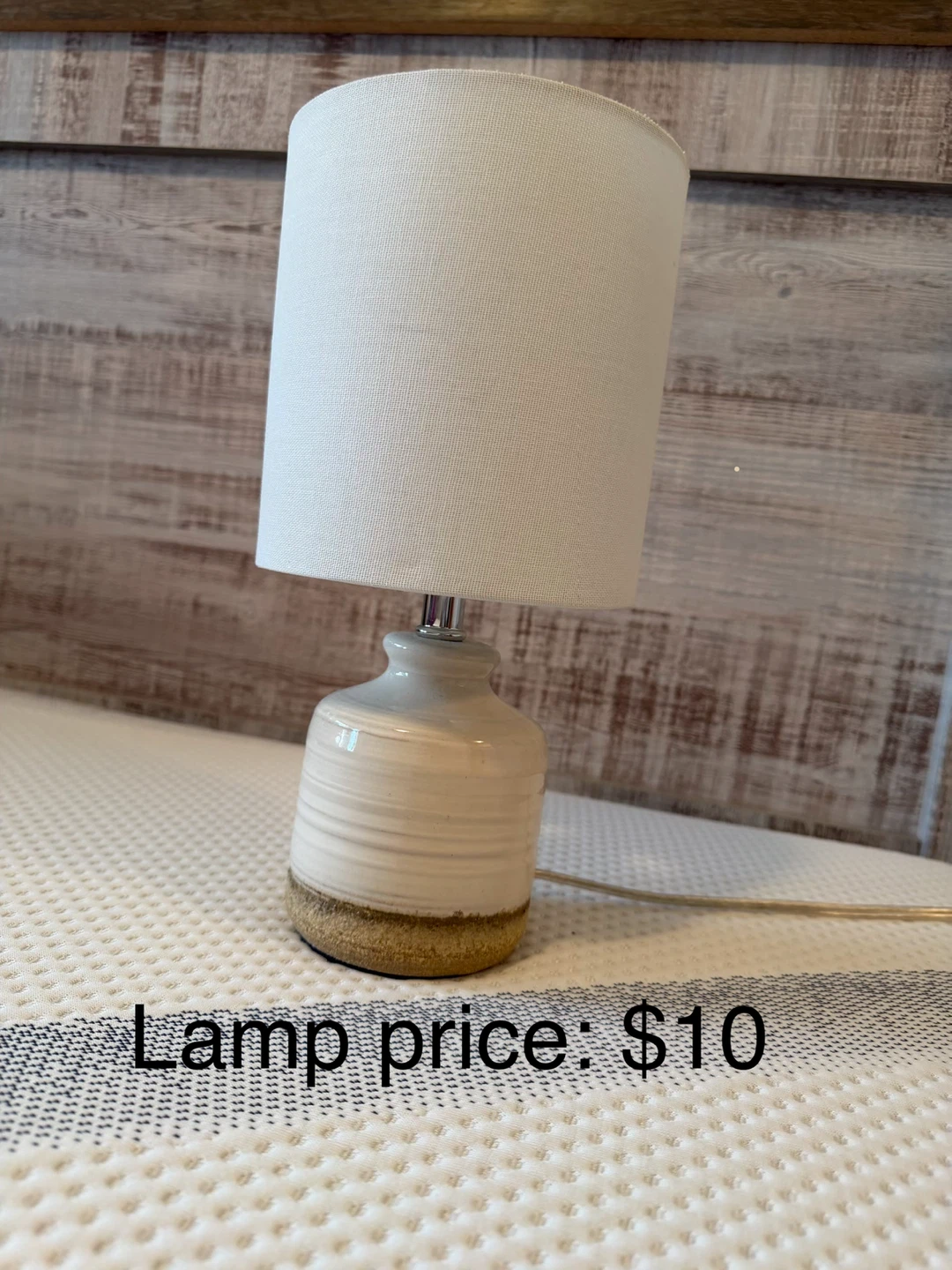 Table lamp