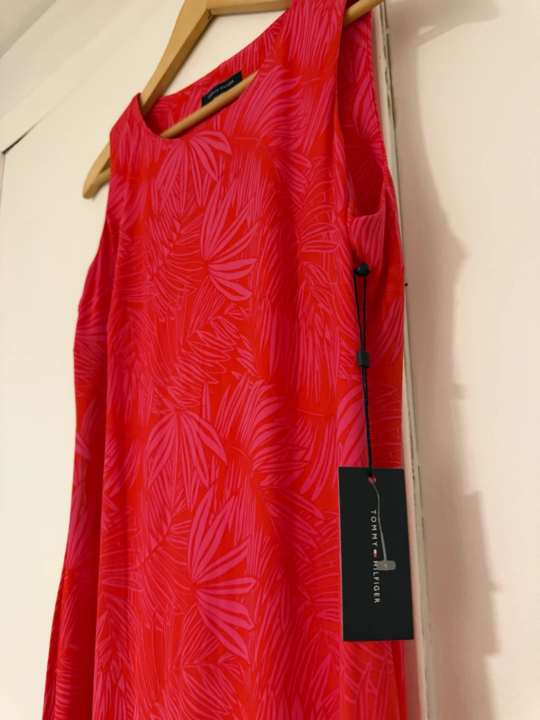 Tommy Hilfiger Red Tropical Print Sleeveless Dress Size 8 - photo 3