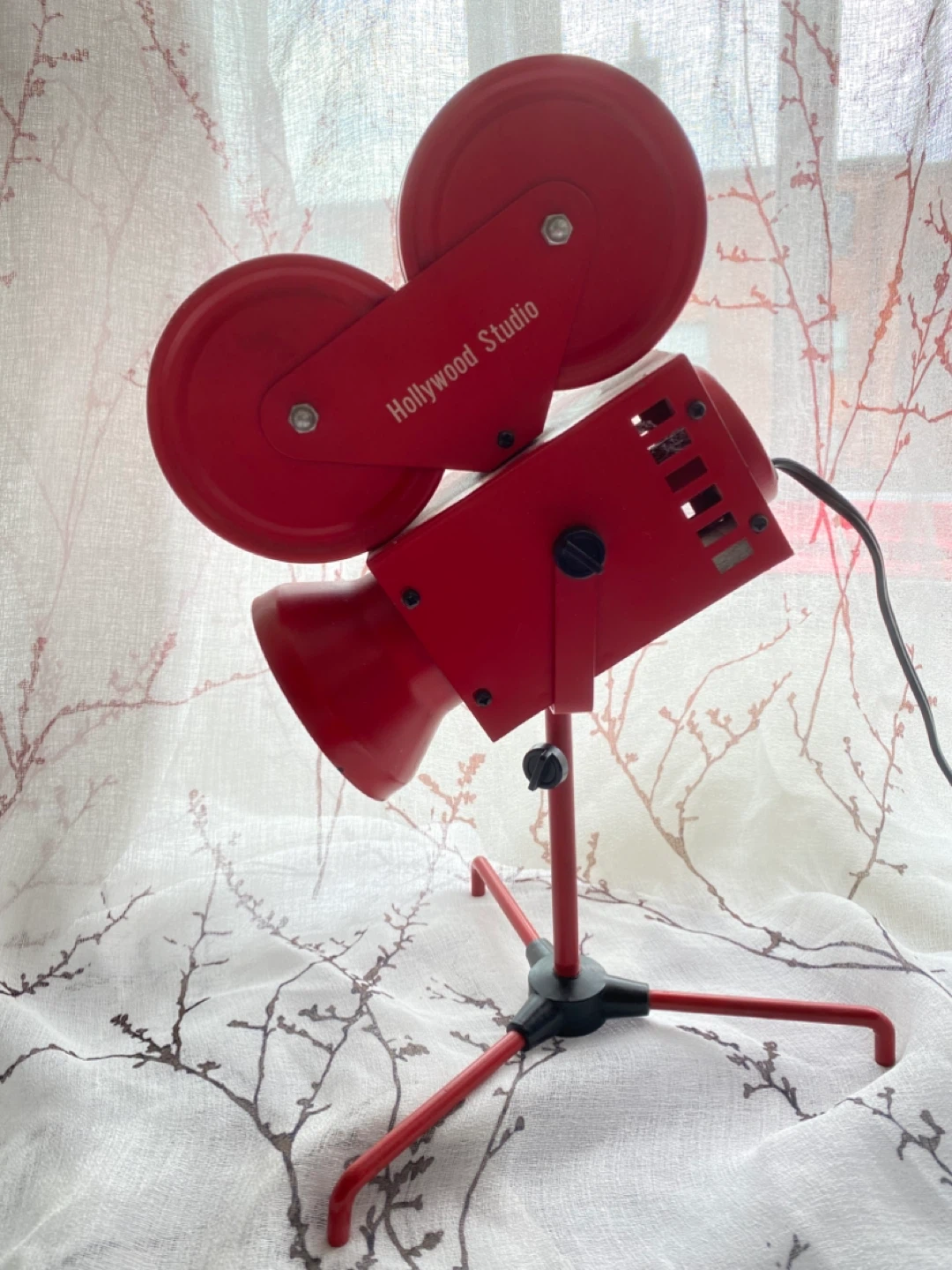VINTAGE Hollywood Studio Red Movie Camera Decor Lamp - photo 2