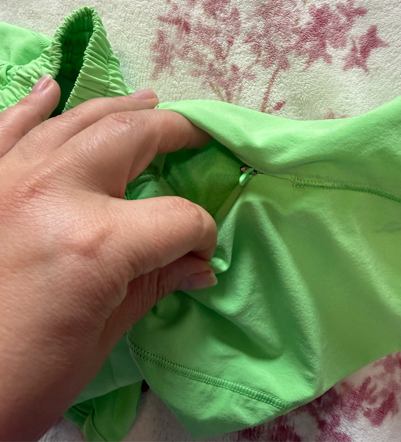 Lululemon Hotty Hot Shorts Size 6 - photo 4