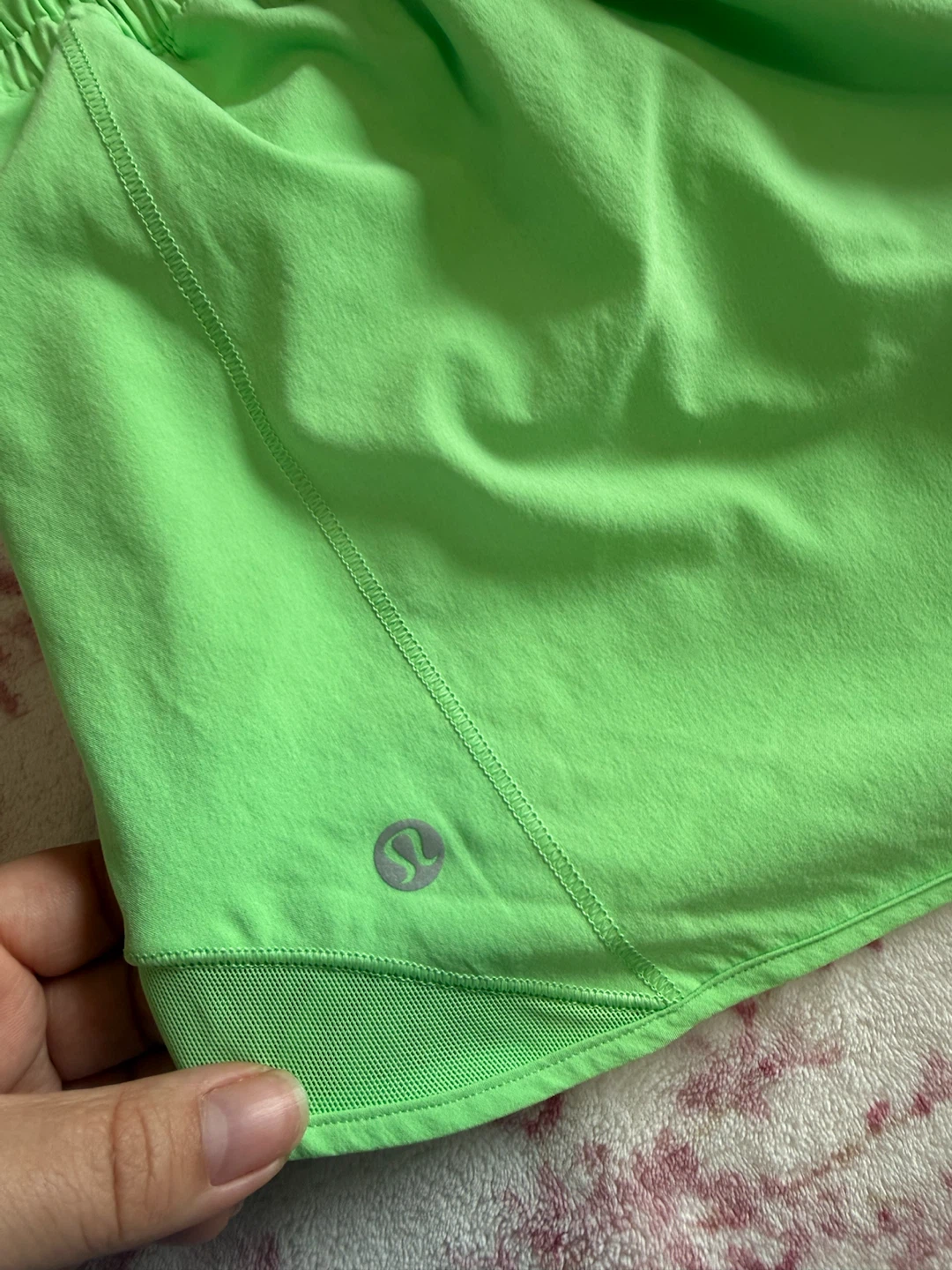 Lululemon Hotty Hot Shorts Size 6 - photo 5