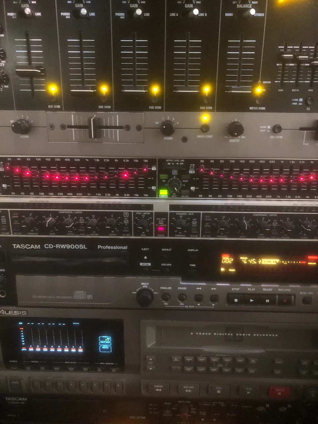 Numark C2 Professional DJ Mixer - photo 3