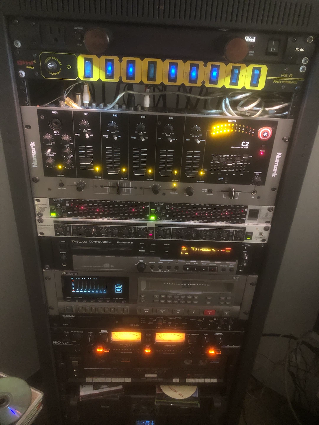 Numark C2 Professional DJ Mixer - photo 4