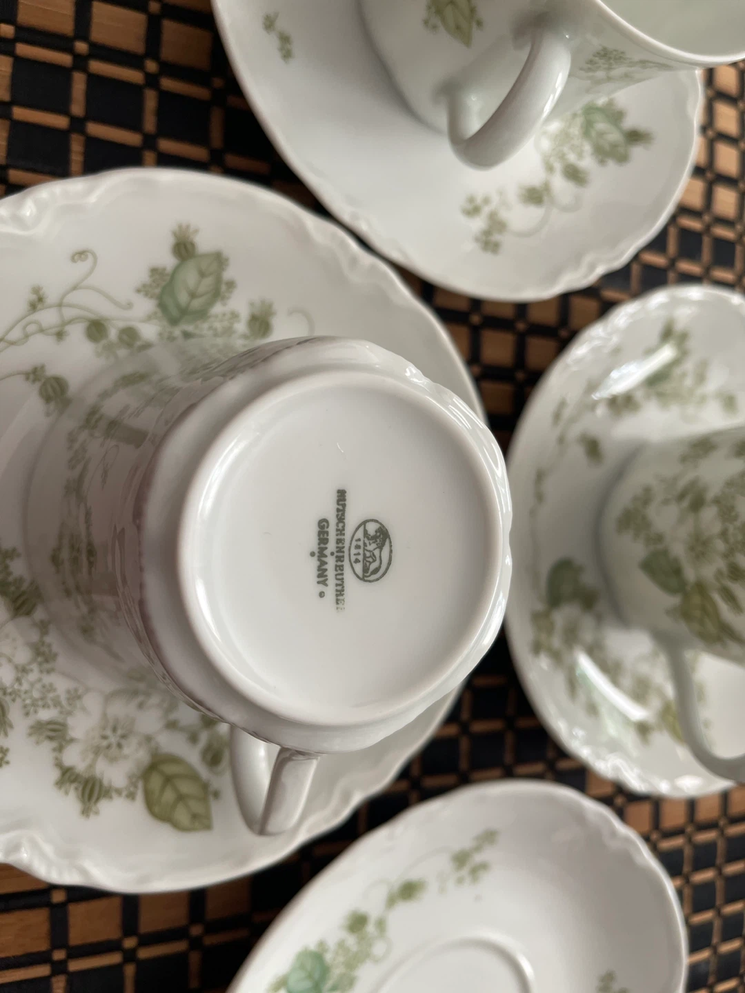 Villeroy & Boch "Basket" Teacups and Saucers - photo 3
