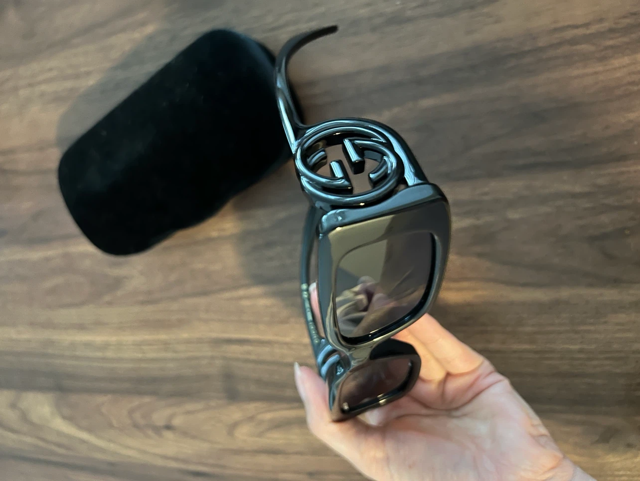 Gucci Sunglasses with Case - photo 3