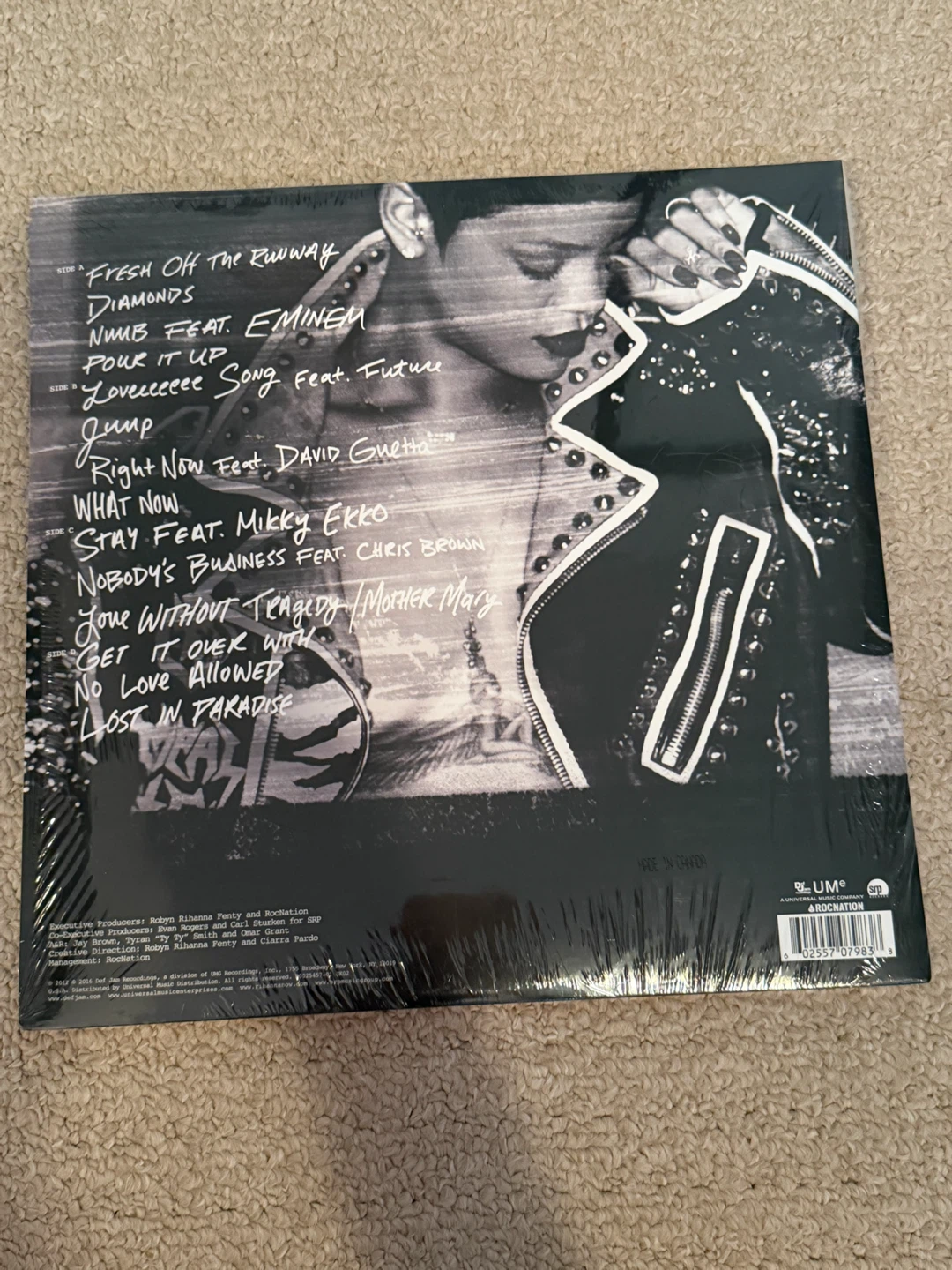 Rihanna Unapologetic Vinyl Record - photo 2