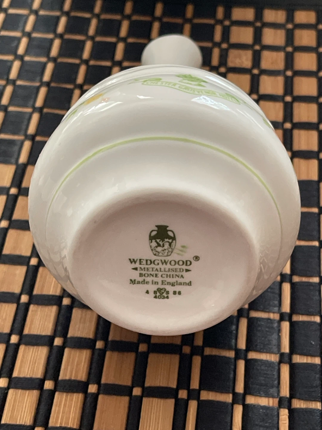 Wedgwood "Chester Grosvenor Hotel" Bud Vase