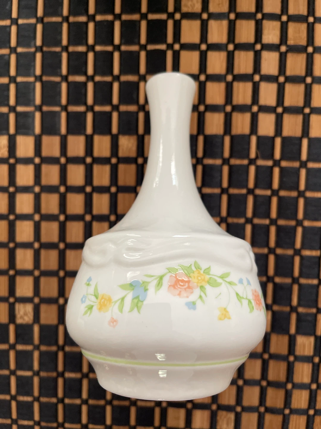 Wedgwood "Chester Grosvenor Hotel" Bud Vase - photo 4