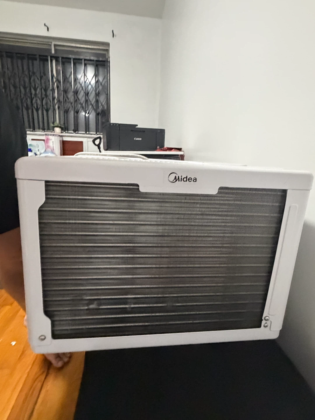 Midea Window Air Conditioner - photo 3