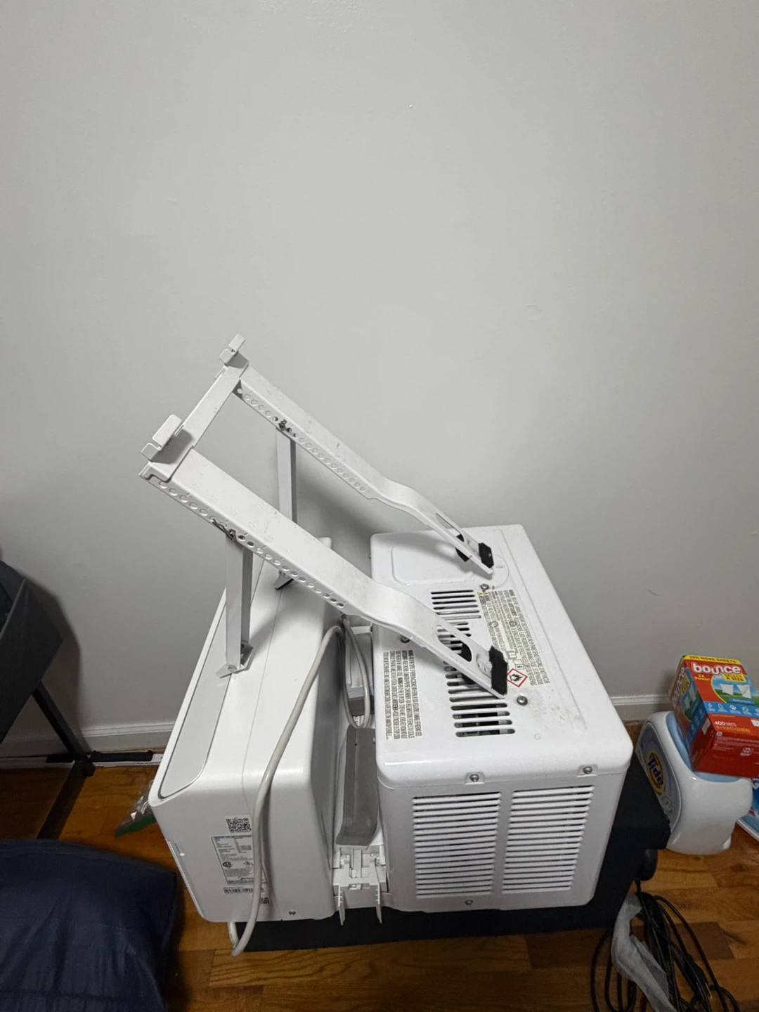 Midea Window Air Conditioner - photo 5