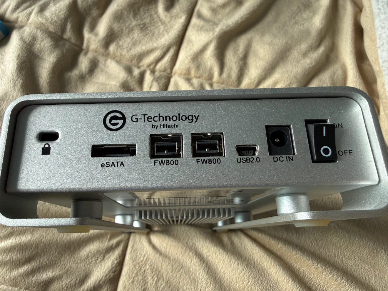 G-DRIVE 3TB External Hard Drive with Firewire cables - photo 3