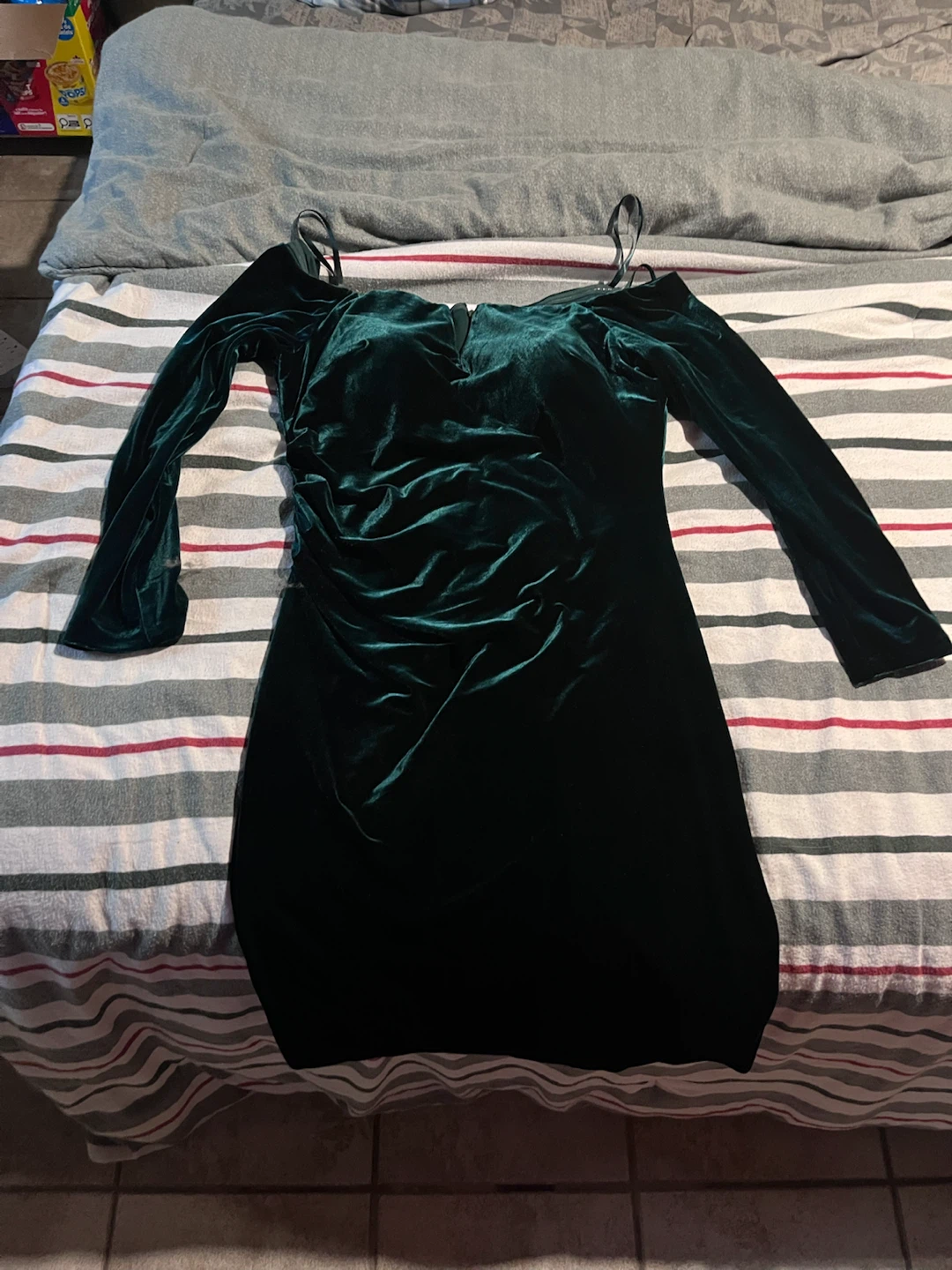 Xscape Velvet Dress Size 16 - photo 2