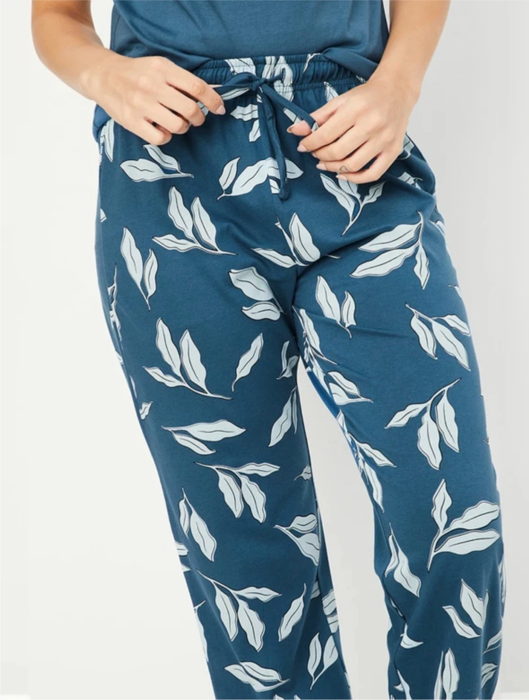 Women's Blue Leaf Print Pajama Set - photo 3