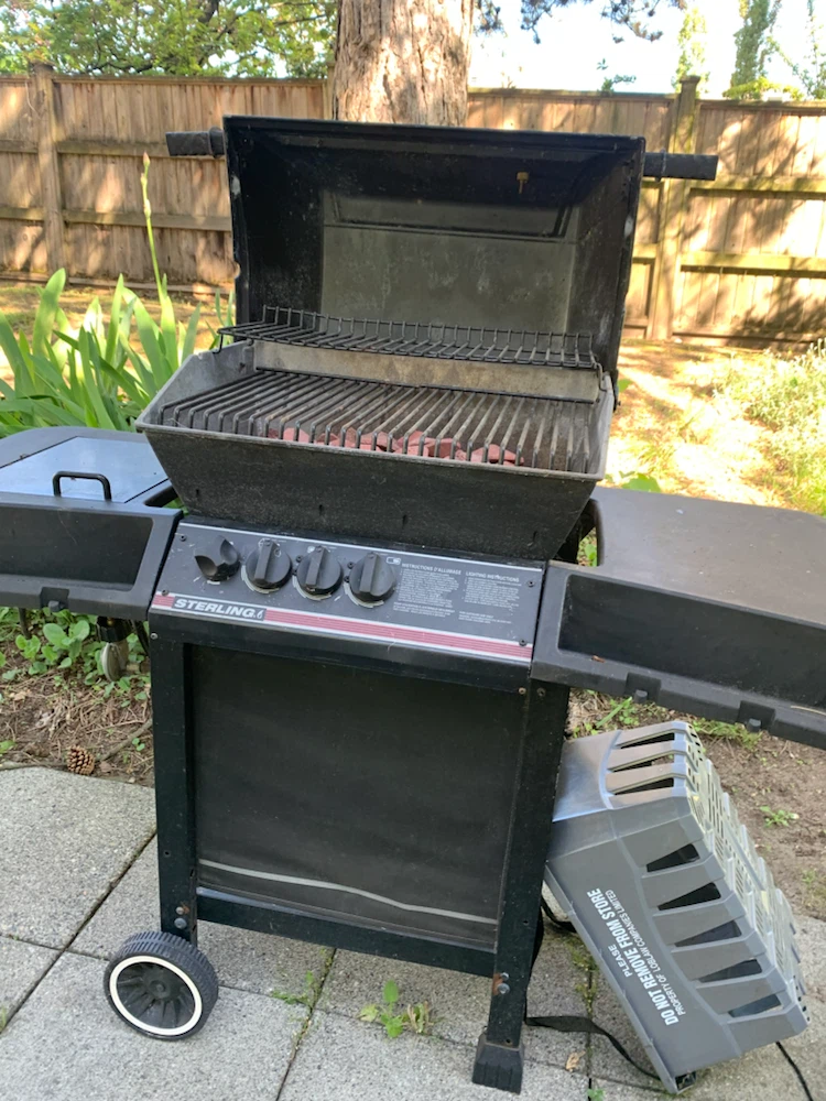 Sterling 1864-4 Propane Gas Grill - photo 3