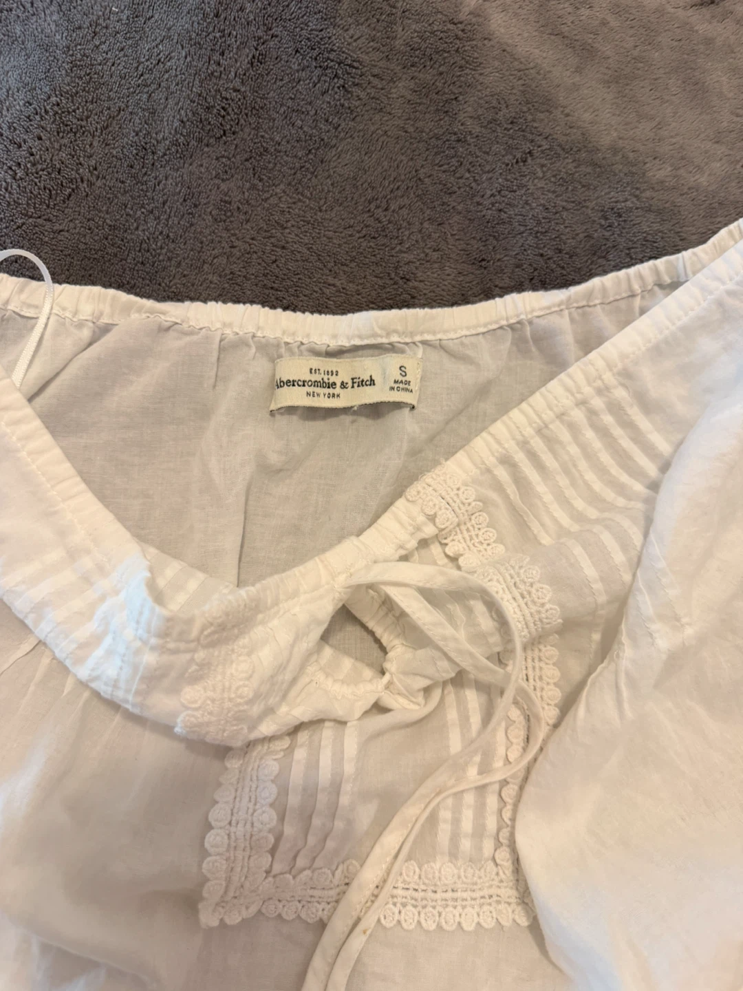 Abercrombie & Fitch White Halter Top - Size S - photo 3