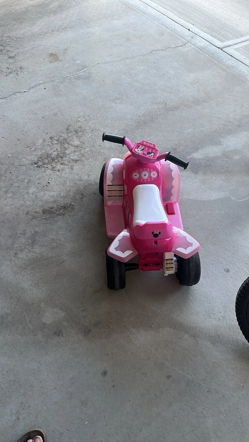 Kids Pink Minnie Mouse Ride-On Quad - photo 2