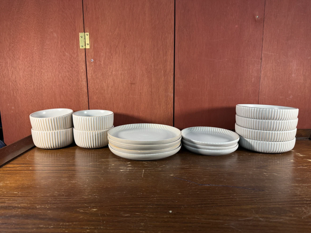 Maison Neuve Windsor Stoneware Dinnerware Set, 16-piece