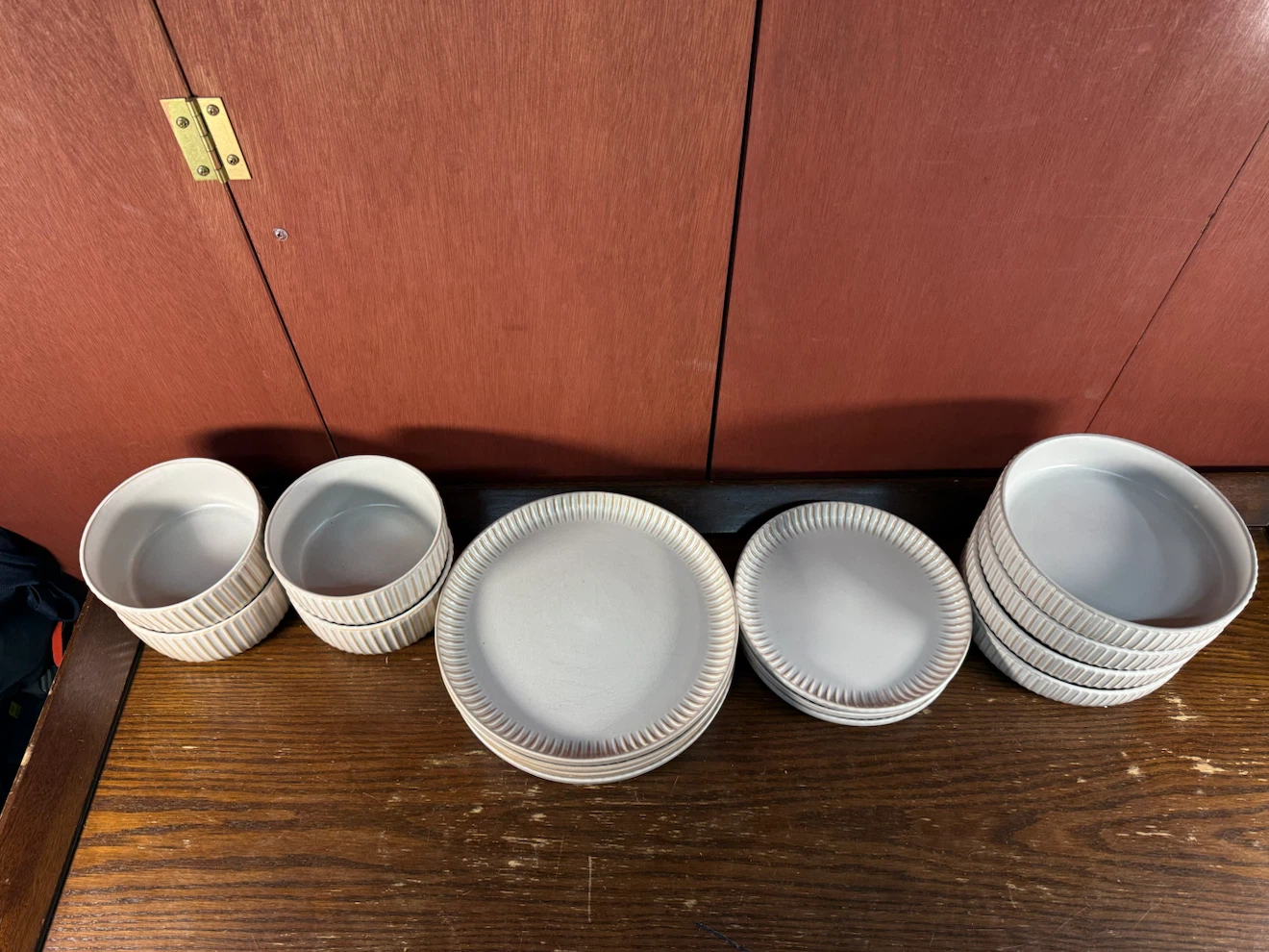 Maison Neuve Windsor Stoneware Dinnerware Set, 16-piece - photo 2