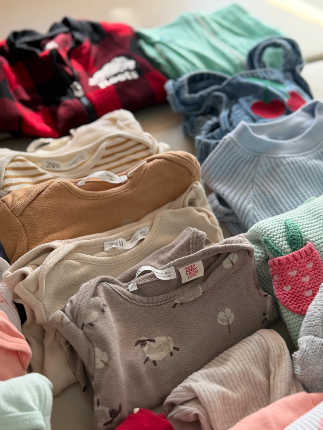 Premium Baby Girl Bundle (0-6M) Zara, Roots, Love to Dream - photo 2