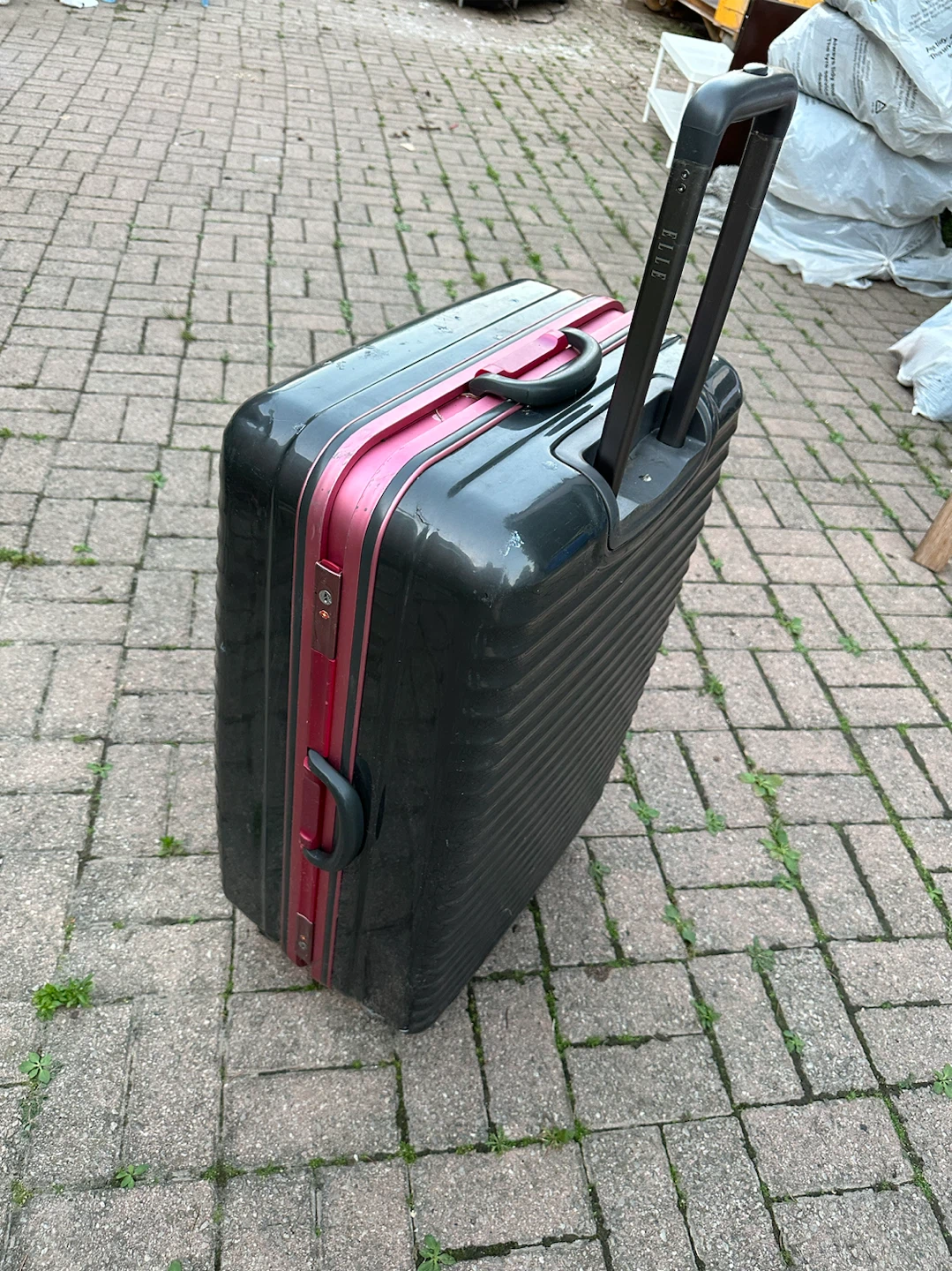 ELLE Spinner Suitcase - Dark Grey/Pink Accents - photo 3