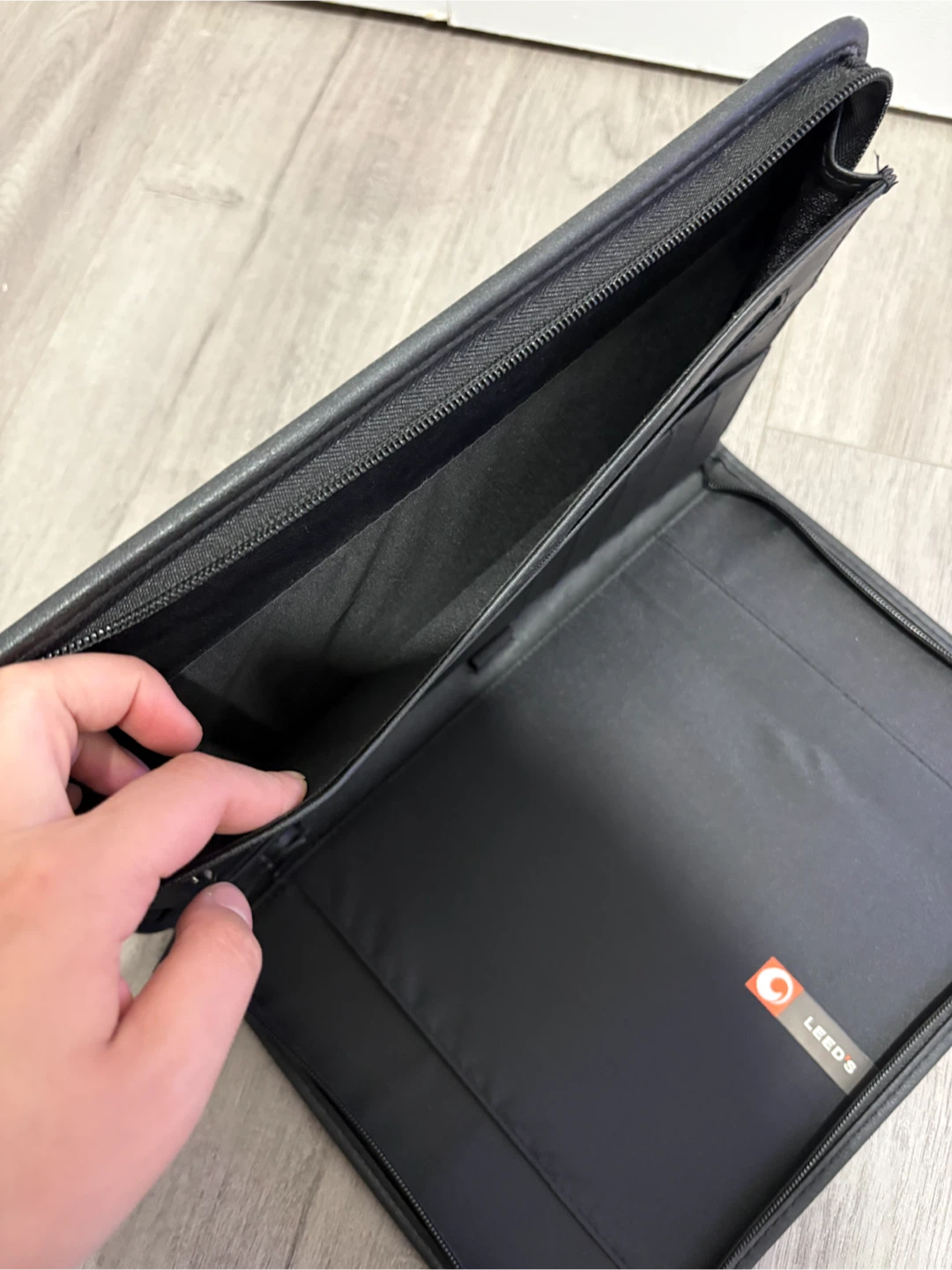 Black Leather Portfolio / Organizer - photo 2