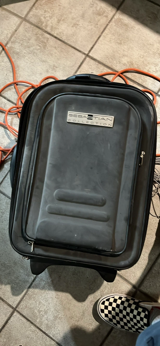 Sebastian Collection Rolling Suitcase - photo 2