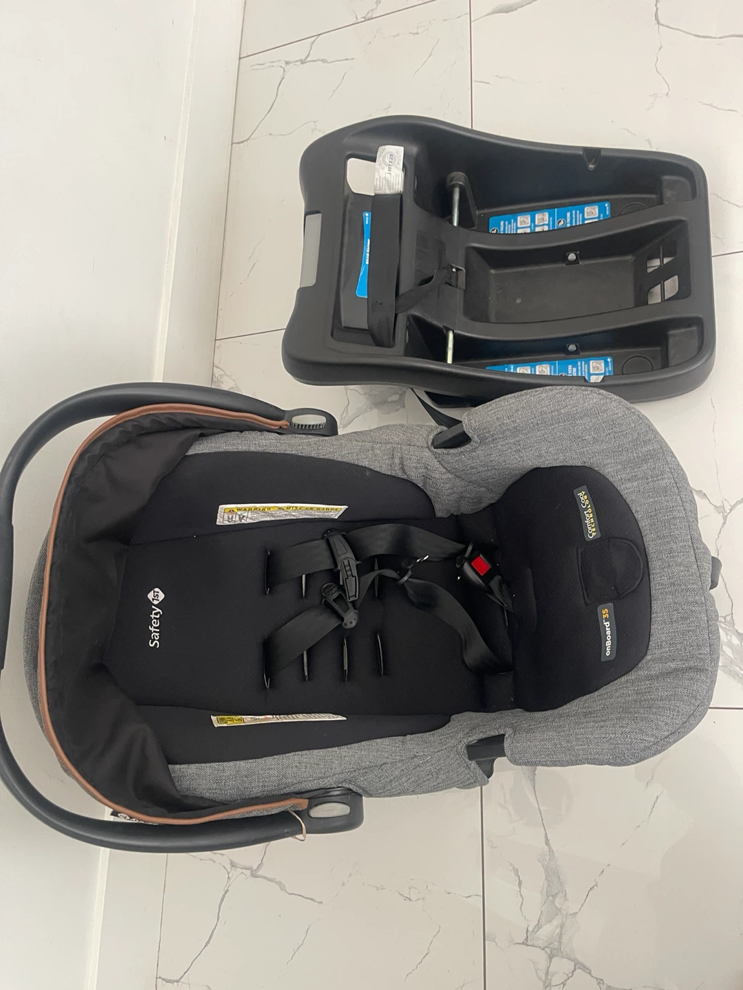 Infant car seat with base - photo 3