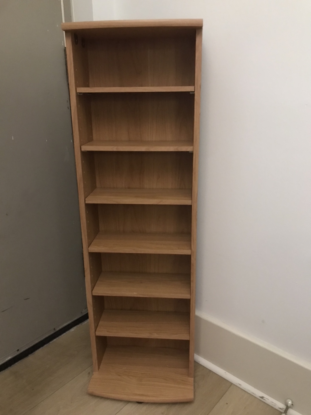 Wooden rack with adjustable shelves