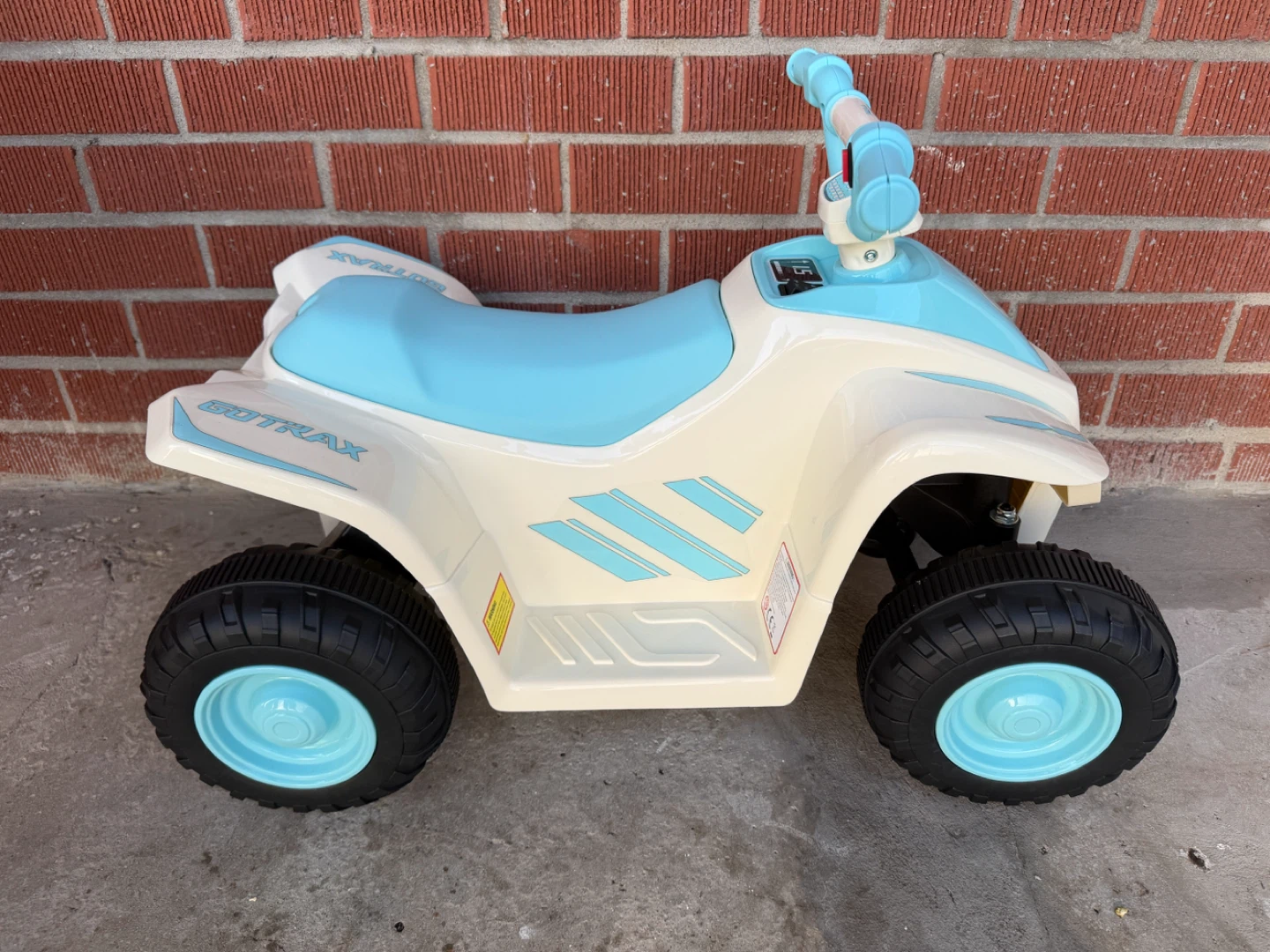 Kids electric car