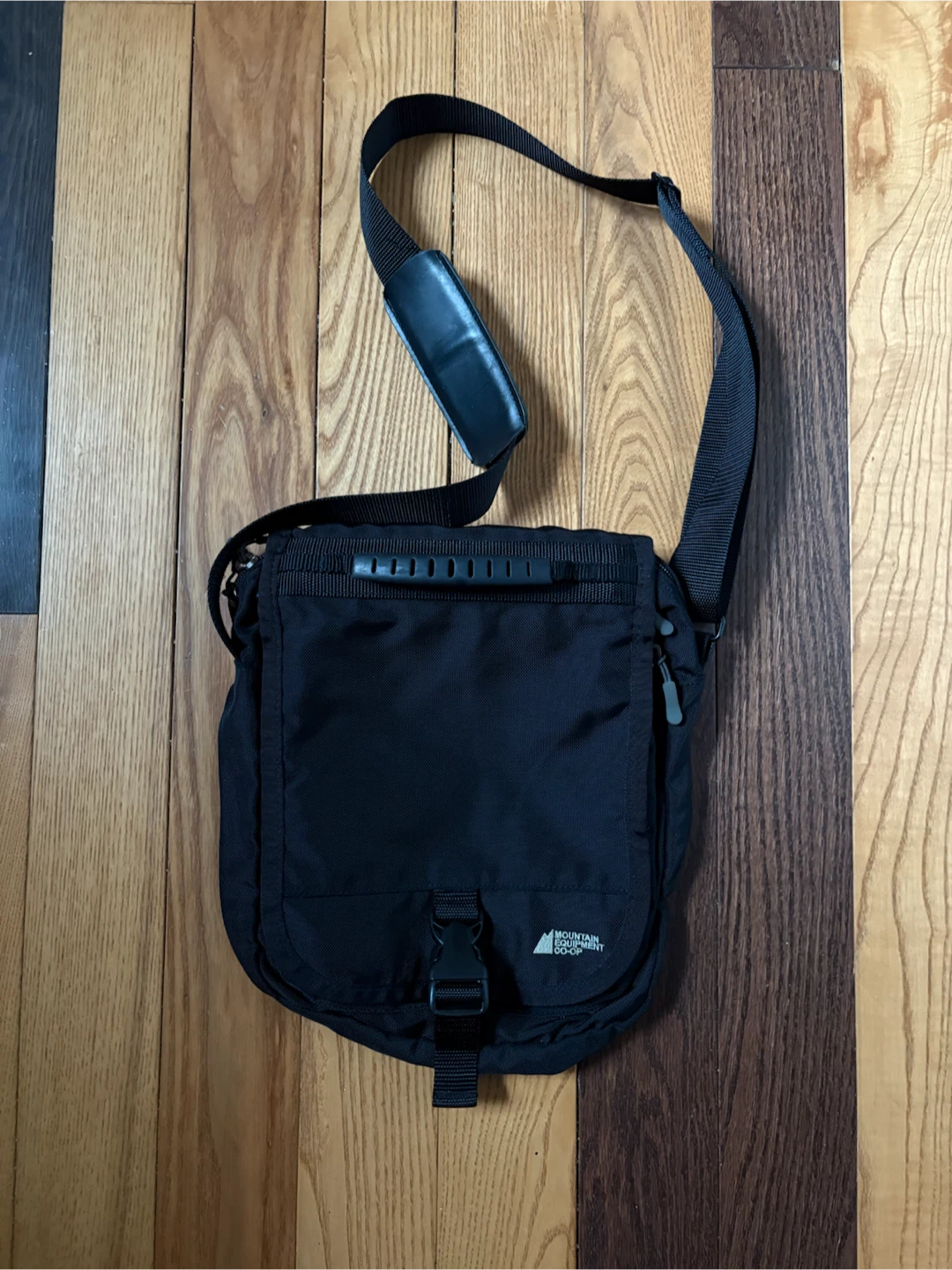Vintage MEC Mountain Equipment Coop crossbody sling bag pack - photo 2