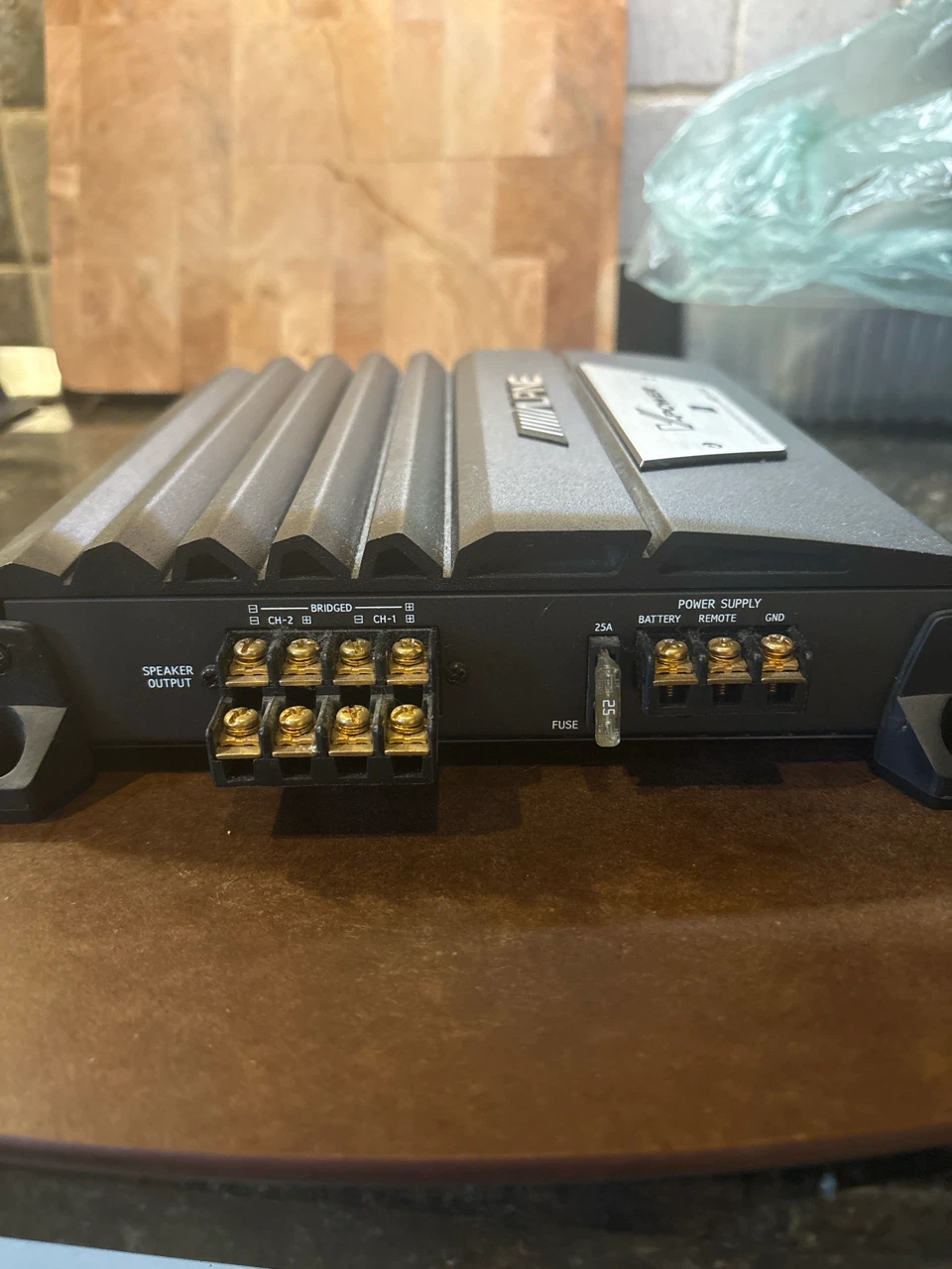 Alpine V-Power MRP-F240 4/3/2 Channel Power Amplifier - photo 3