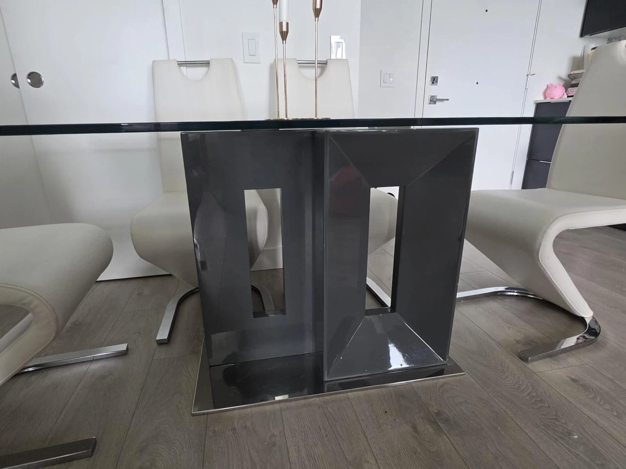 Glass Dining Table with 6 White Chairs - photo 5