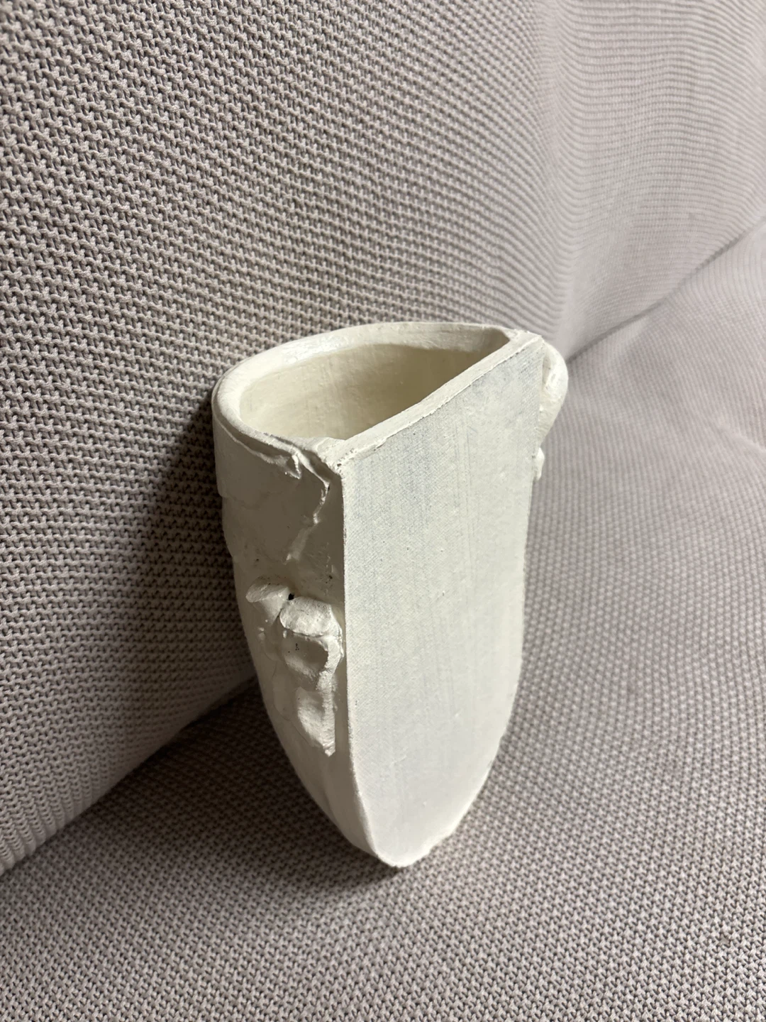 Hand-Painted White Ceramic Pot - photo 4