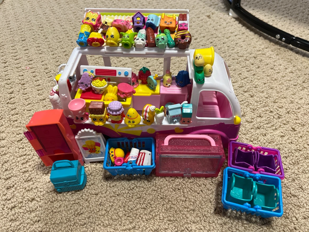Shopkins Food Truck Playset with Figures