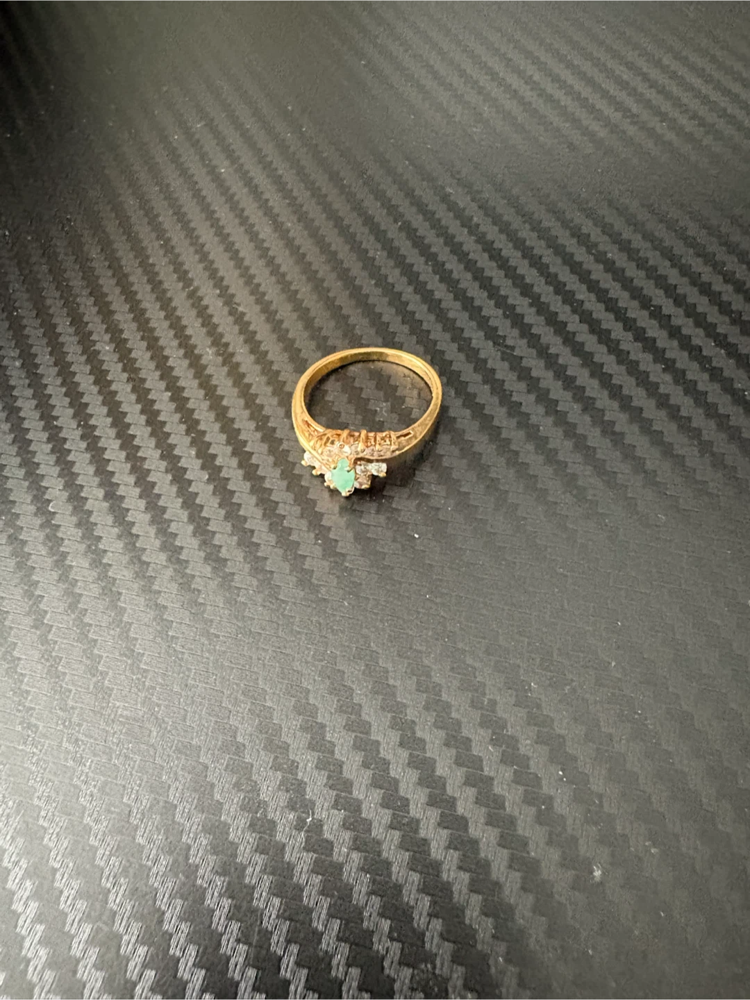 Gold Ring with Emerald and Diamonds