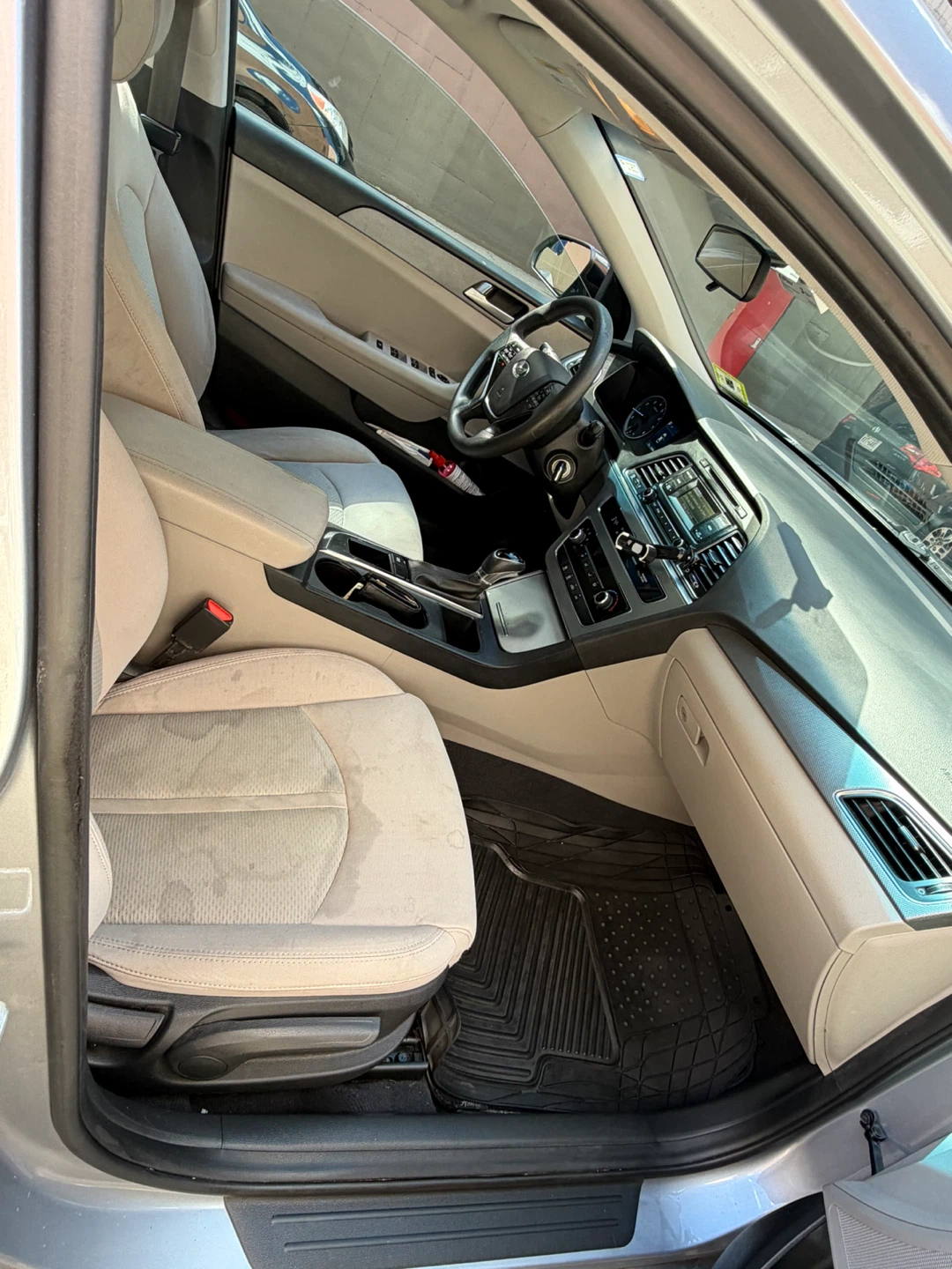 car - photo 4