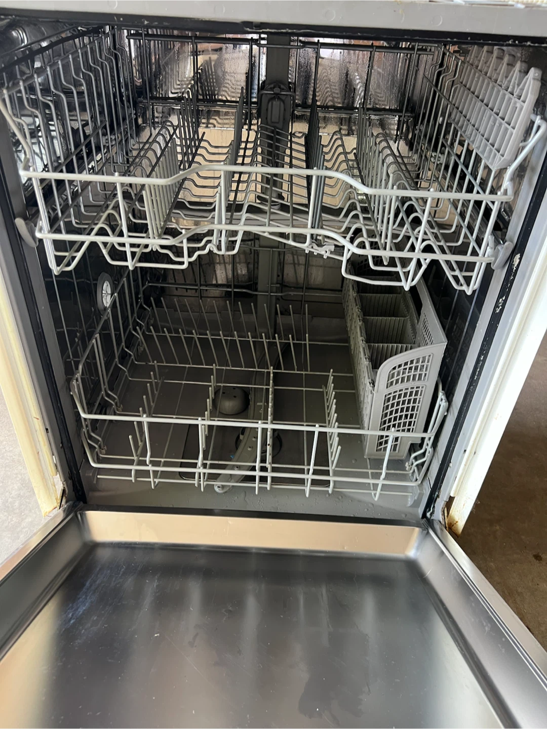 Bosch Ascenta Dishwasher - photo 2