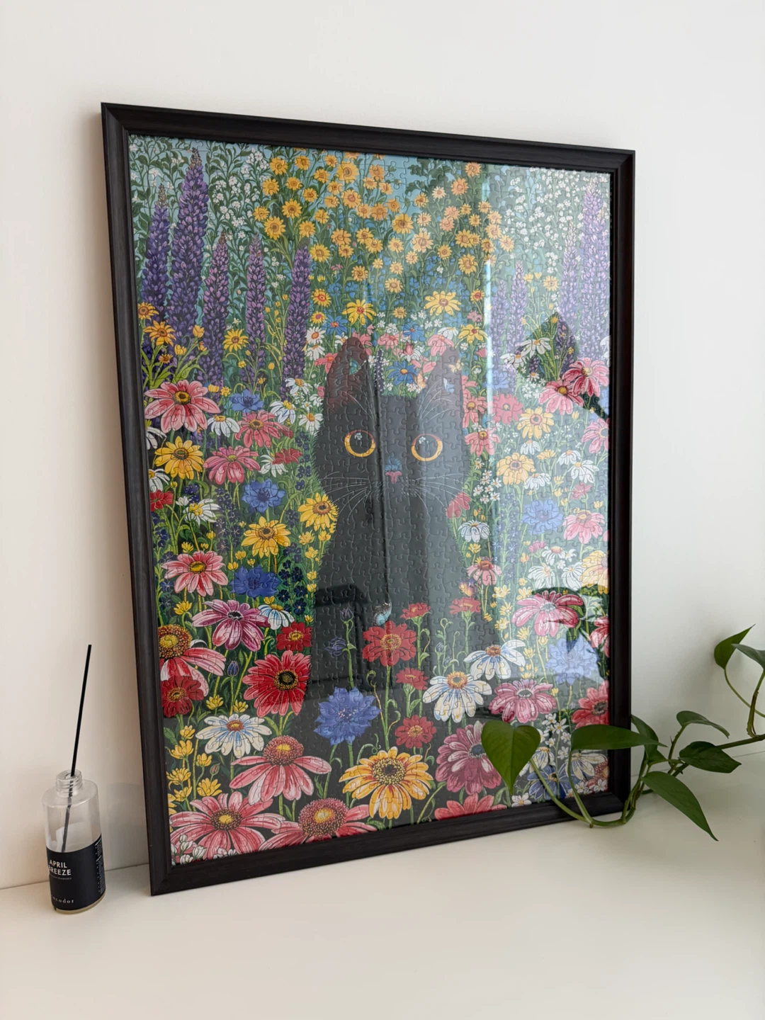 Frame and 1000 Piece Jigsaw Puzzle