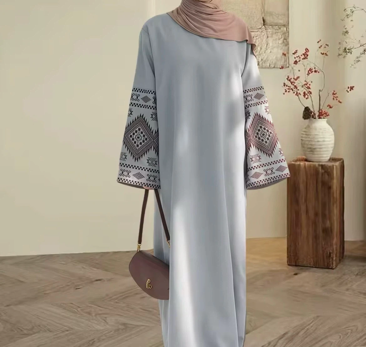 Embroidered Linen Abaya - Size L